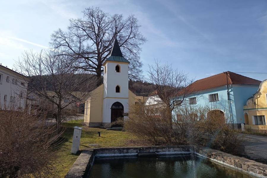 návesní kaple Nejsvětější Trojice