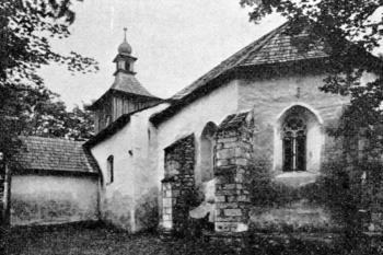 pohled na presbytář v meziválečném období (© Alžběta Birnbaumová, Libuše Jansová: Soupis památek historických a uměleckých v Čechách, sv. 44 Politický okres čáslavský, Archaelogická komise při České akademii věd a umění, Praha 1929)