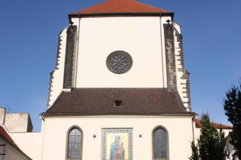 Západní průčelí kostela z prostoru někdejší hlavní lodi ( © Ivan Grisa 07/2009)