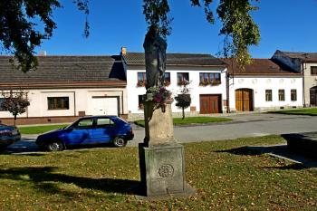  (© Milan Caha  10/2011)