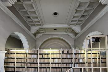 Současný interiér synagogy (© Jan Becher 04/2026)