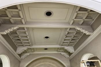 Dochovaný (původní?) strop (© Jan Becher 04/2026)