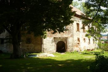 vstupní průčelí (© Ondřej Drlík, 07/2013)