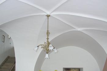 Interiér vstupní místnosti ( © Roman Řezáč 06/2004)