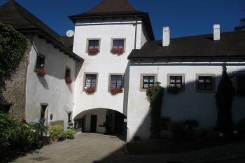 První nádvoří ( © Dušan Dohňanský 09/2019)