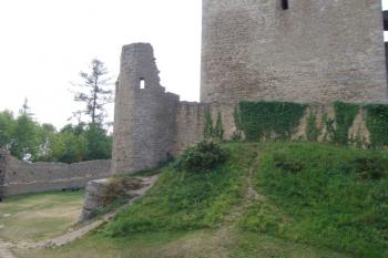 Předhradí (© Jaroslav Šefčík, 04/2009)