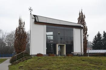  (By Ben Skála, Benfoto - Own work, CC BY-SA 4.0, https://commons.wikimedia.org/w/index.php?curid=85180231)