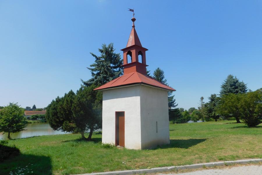 návesní kaple