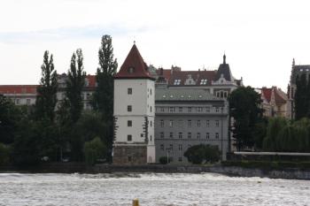 Pohled z břehu Slovanského ostrova (Žofína) ( © Ivan Grisa 07/2009)