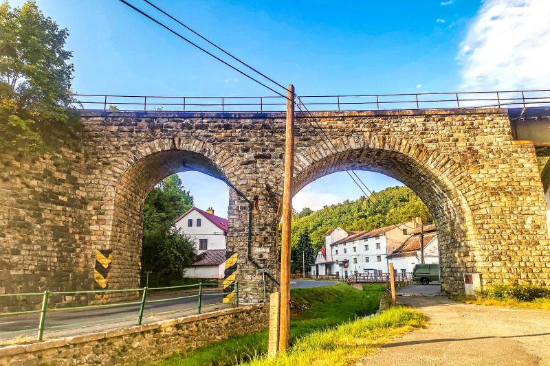kamenný železniční viadukt kamenný železniční viadukt