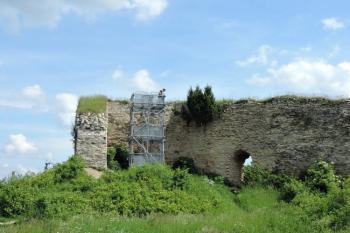 čelo jádra hradu s vnitřním nárožím břitu (© Jan P. Štěpánek 05/2014)