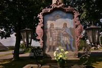 mariánský sloup s obrazem sv. Jana a Pavla
