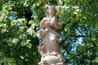 mariánský sloup s obrazem sv. Jana a Pavla