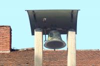 kříž a zvonička