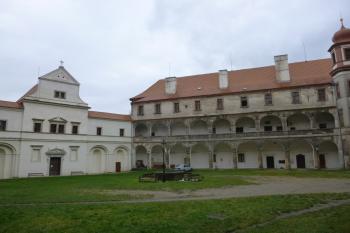 zámek Bělá pod Bezdězem (© Vlastislav Mareček, 12/2015)