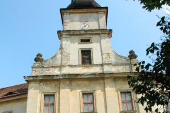 Vstup na nádvoří ( © Aleš Marek 08/2006)