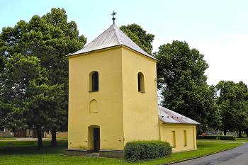 Zvonice ve Věrovanech v okrese Olomouc. (© Pavel Vítek  07/2015)