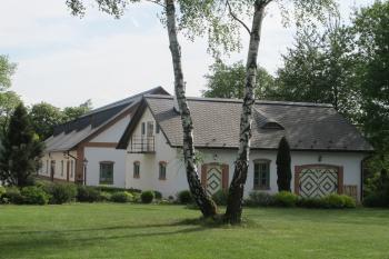rekonstruované hosp.budovy (© D Dohňanský, 05/2018)