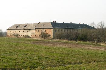 Celkový pohled na zámek od jihovýchodu po opravě zdiva. ( © Miroslav BITTER 04/2007)