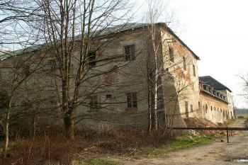 Severozápadní nároží zámku. ( © Miroslav BITTER 04/2007)