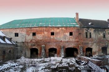 panorama nádvoří od jihu ( © David Mertha 01/2008)