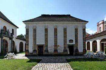 loretánská kaple s ambity od východu (© Pavel Zany Komárek 12. 8. 2012)