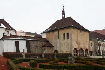 Klášterní komplex od jihozápadu (© Ivan Grisa 11/2008)