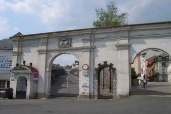 Dolní brána Dlouhé jízdy (© Ivan Grisa, 05/2005)