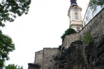 Zámecká skála od jihozápadu (© Ivan Grisa, 06/2008)