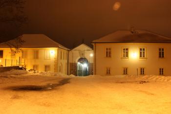 Předzámčí z I. nádvoří ( © Ivan Grisa 02/2010)