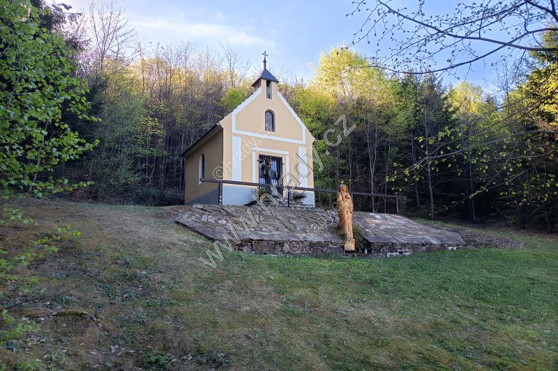 Lhenická křížová cesta
