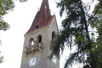 Hlavní průčelí od severozápadu ( © Ivan Grisa 07/2009)
