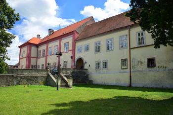 Severní průčelí (© Jiří Cukr 07/2016)