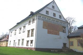 Zámek od jihovýchodu ( © Pavel Vítek 05/2006)