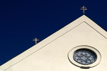 Čelní štít kostela sv. Josefa ( © Radovan Smokoň 04/2007)