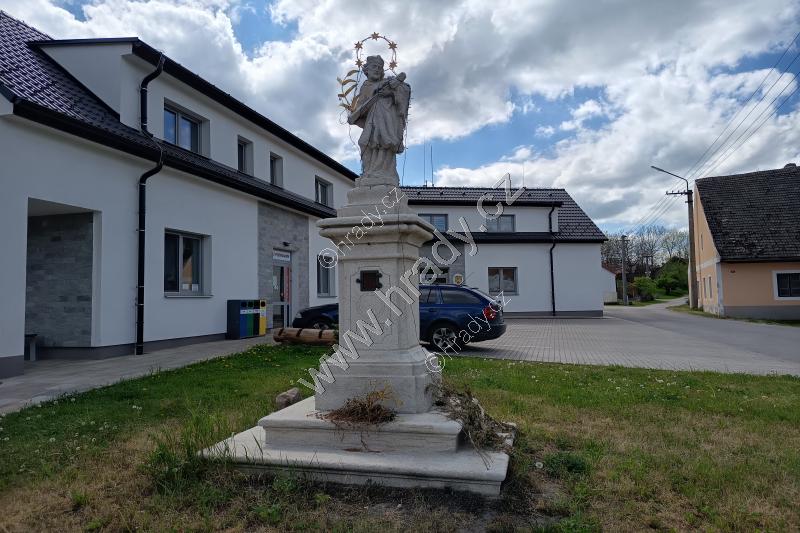 socha sv. Jana Nepomuckého socha sv. Jana Nepomuckého