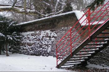 Bastion XVII - sv. Ludmily (ulice Na baště sv. Ludmily) ( © Petr Turyna 01/2004)