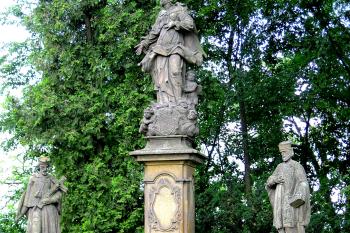 Sousoší Panny Marie ve Velkém Týnci u Olomouce. (© Pavel Vítek 07/2015)