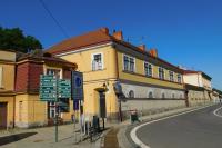 konírna, kočárovna a kuchňský trakt