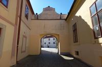 brána I.