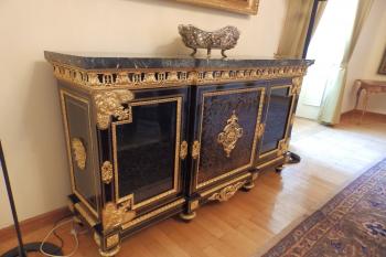 Komoda technika Boulle (Francie,19. stol.) v Dámském salonu (© Johannes Cladis, 05/2016)