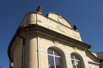 pavilon v zahradě ( © Milan Caha 09/2008)
