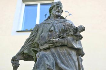Socha sv. Jana Nepomuckého ve Stádleci v okrese Tábor. (© Pavel Vítek  08/2024)