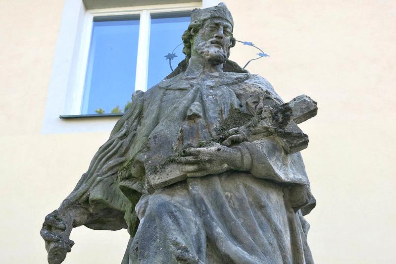 socha sv. Jana Nepomuckého socha sv. Jana Nepomuckého