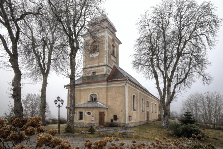  kostel sv. Petra a Pavla