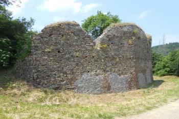 Polygonální čelo barbakánu (© Jan Večeřa, 06/2015)