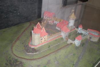 Model původního hradu od jiho východu... (© Marek Reimann, 10/2016)