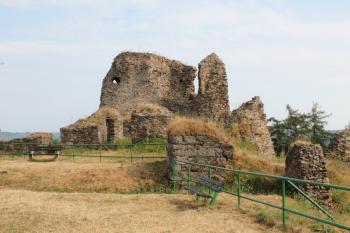 zřícenina hradu Lichnice (© Vlastislav Mareček, 08/2015)