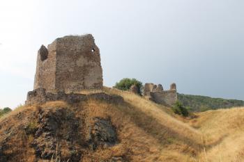 zřícenina hradu Lichnice (© Vlastislav Mareček, 08/2015)