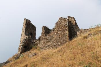 zřícenina hradu Lichnice (© Vlastislav Mareček, 08/2015)